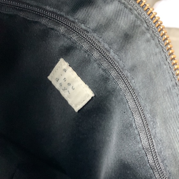 Black Textured Vegan Leather Slim Crossbody Bag - Picture 7 of 12